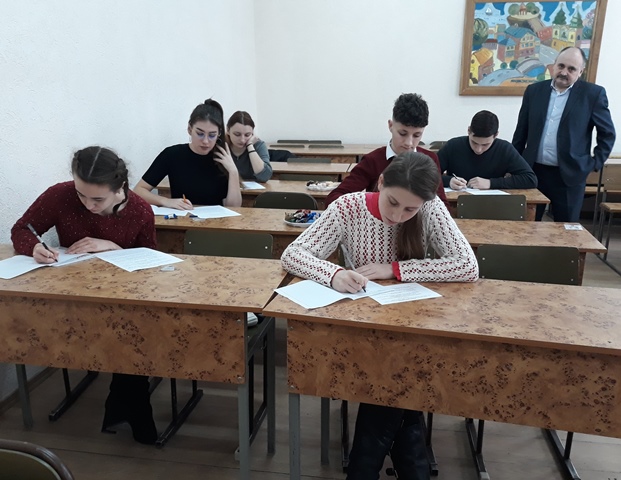 Студенти працюють